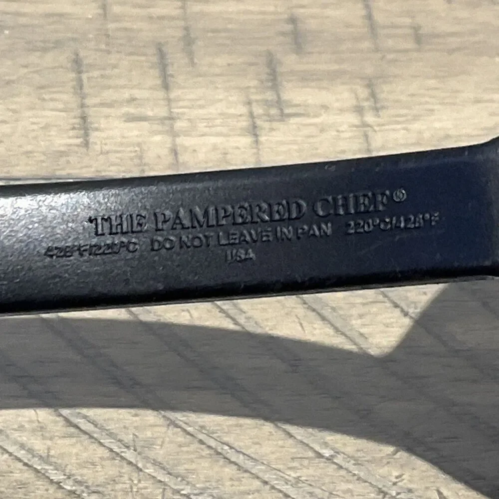 Pampered Chef Black Nylon Slotted Spatula Flipper Turner Heat Resistant USA 2351